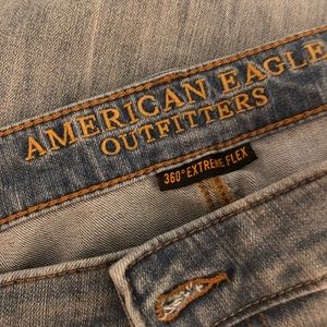 .American Eagle Jeans